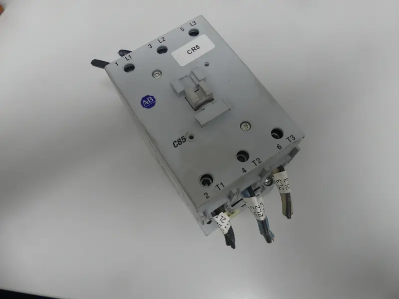 Allen Bradley 100-C85*00