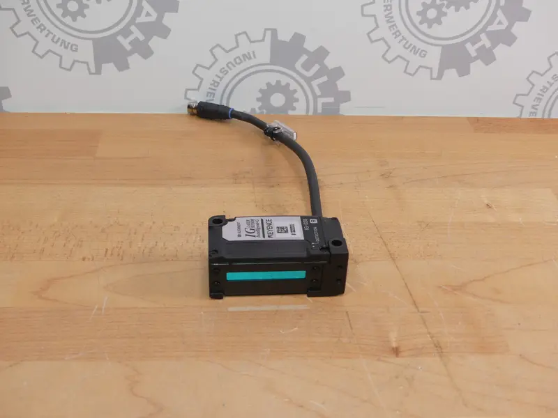 KEYENCE IG028 Laser Sensor IG-028
