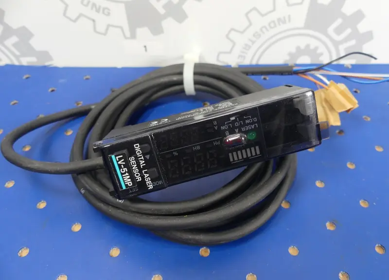 KEYENCE LV-51MP Digital Laser Sensor