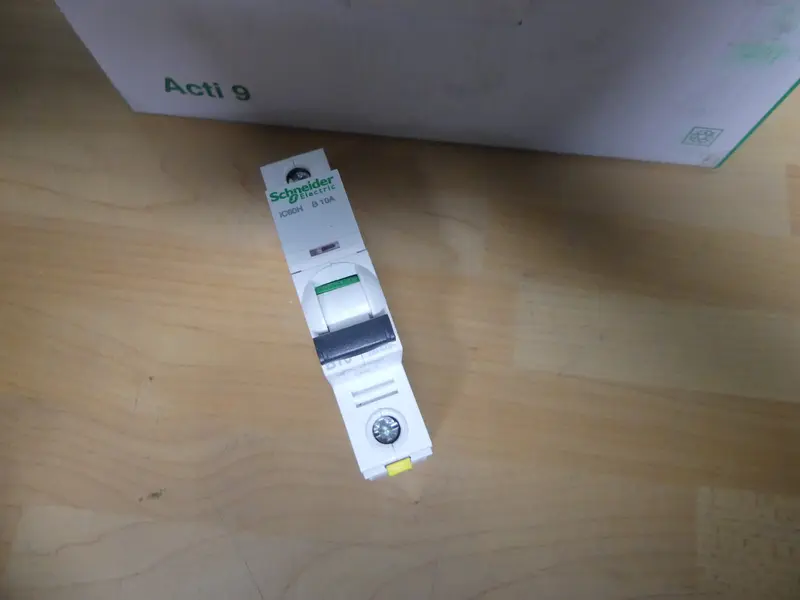 Schneider Electric A9F06110