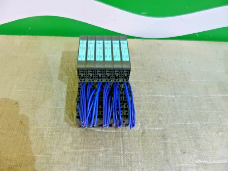 Siemens 6ES7131-4BD01-0AB0