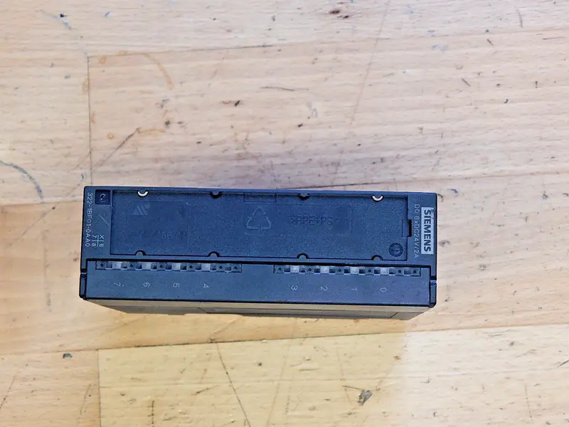 SIEMENS SIMATIC S7 6ES7 322-1BF01-0AA0 E Used